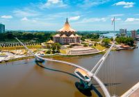 Malasia sarawak paisagem na frente do rio em kuching