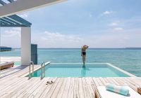 Amilla maldives lagoon water pool villa piscina