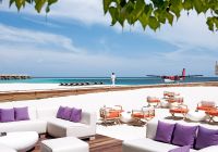 Constance moofushi manta bar
