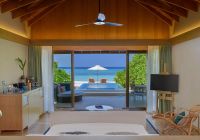 Emerald faarufushi resort quarto beach villa with pool