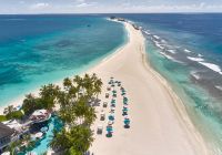 Finolhu maldives vista aerea piscina