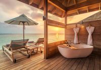 Hurawalhi romantic ocean villa deck
