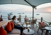 Intercontinental maldives casal no sunset bar