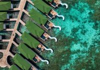 Lagoon villa with pool slide d