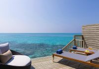 Maldivas avani overwater villa patio
