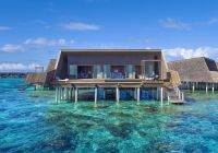 Maldivas stregis vommuli overwater suite pool