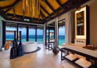 Maldivas velaa private island ocean pool house banheiro