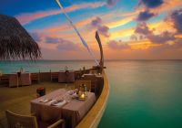 Milaidhoo island batheli por do sol