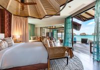 Ozen reserve bolifushi quarto ocean pool suite with slide