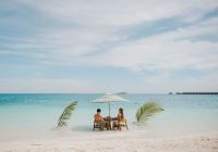 Sun siyam iru veli maldivas couple lunch