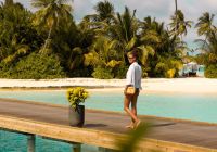 Sun siyam iru veli maldivas lifestyle walk