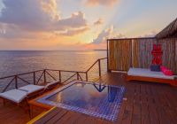 Sunsent villa deck