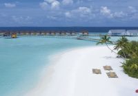 The standard Huruvalhi Maldives Vista Praia