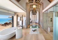 Waldorf astoria maldives overwater villa banheiro