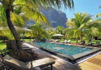 dinarobin beachcomber hotel
