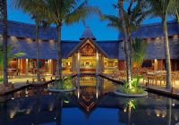 Ilhas maur cio trou aux biches beachcomber golf resort spa night fachada