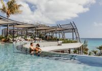 Lux grand baie bisou casal piscina