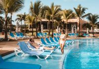 Mexico hard rock hotel e casino punta cana pool couple
