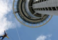 Bungy Jump na Sky Tower, em Auckland