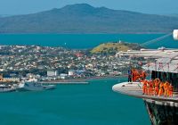 Caminhada no topo da Sky Tower, Auckland