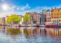 Paises baixos amsterda canal casas coloridas