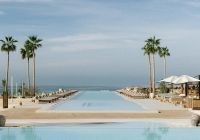 Qatar our habitas ras abrouq vista piscina