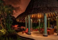 Anantara maia seychelles villas bar sunset pool bar noite