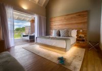 Interior Ocean View Pool Chalet, CaranaBeach