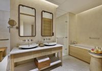 Mango house seychelles king premium room with ocean view banheiro