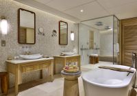Mango house seychelles one bedroom ocean house with pool banheiro