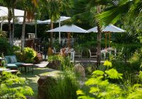 Raffles seychelles curieuse sunset