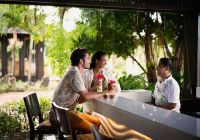 Raffles seychelles poolbar