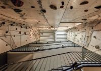 Climbing wall