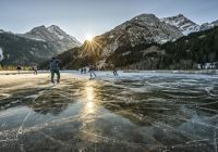 Gstaad lauenensee eishockey
