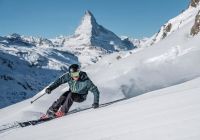 Monte rosa zermatt esqui com matterhorn fundo