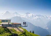 Viajantes no mirante schynige platte jungfrau