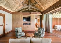 Overwater suite