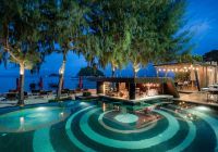 Idyllic concept resort lipe piscina a noite