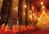 Monges wat pho temple bangkok