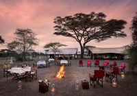 Tanzania serengeti under canvas boma por do sol