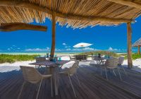 Zanzibar white sand luxury villas restaurante praia