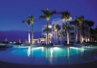 Piscina infinita noite, The Palms Turks and Caicos