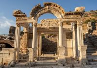 Efeso turquia templo de adriano ancient city