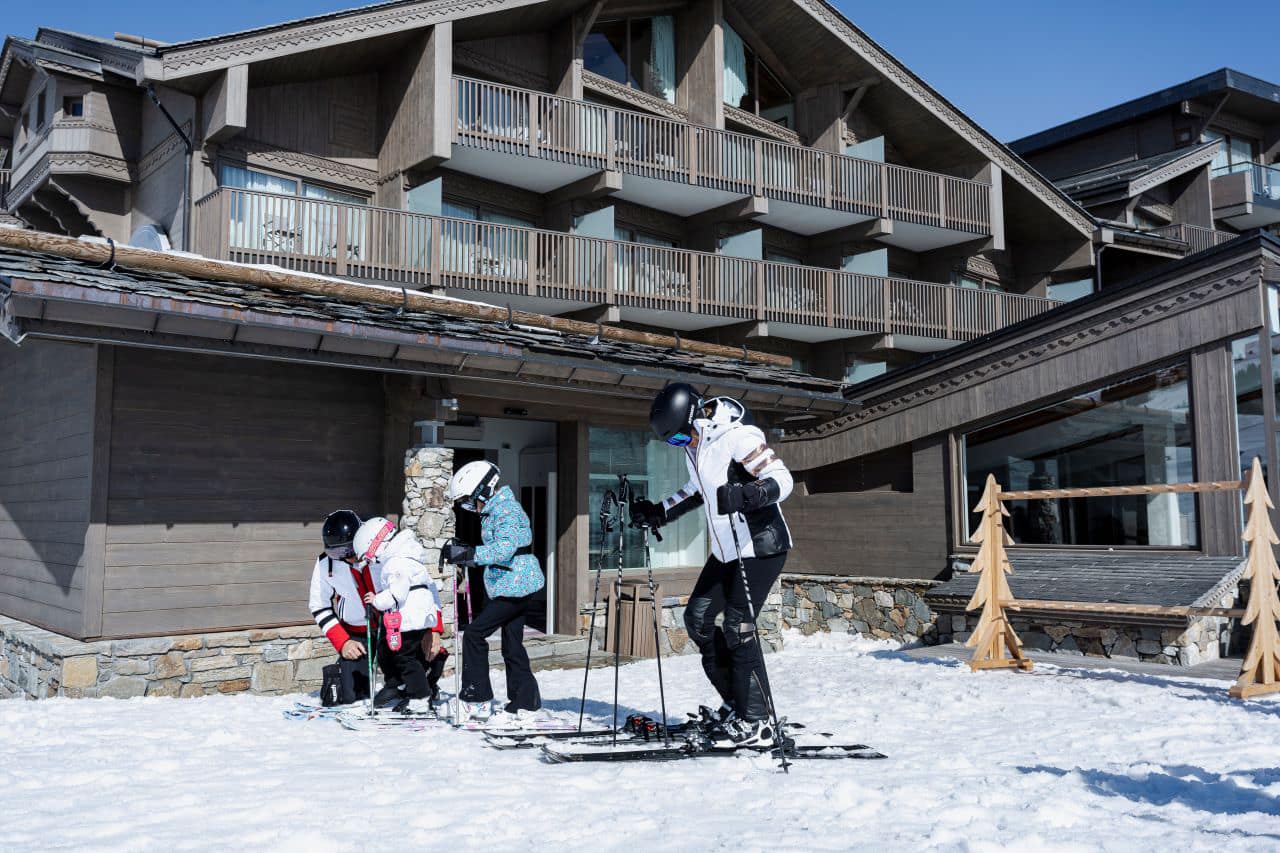 Annapurna courchevel familia esqui 1850