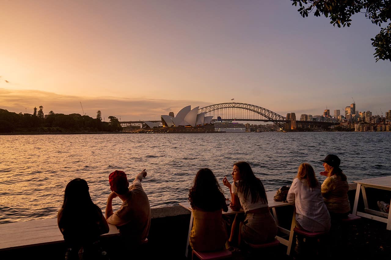 Tourism australia sydney mrs macquaries point the royal botanic gardens