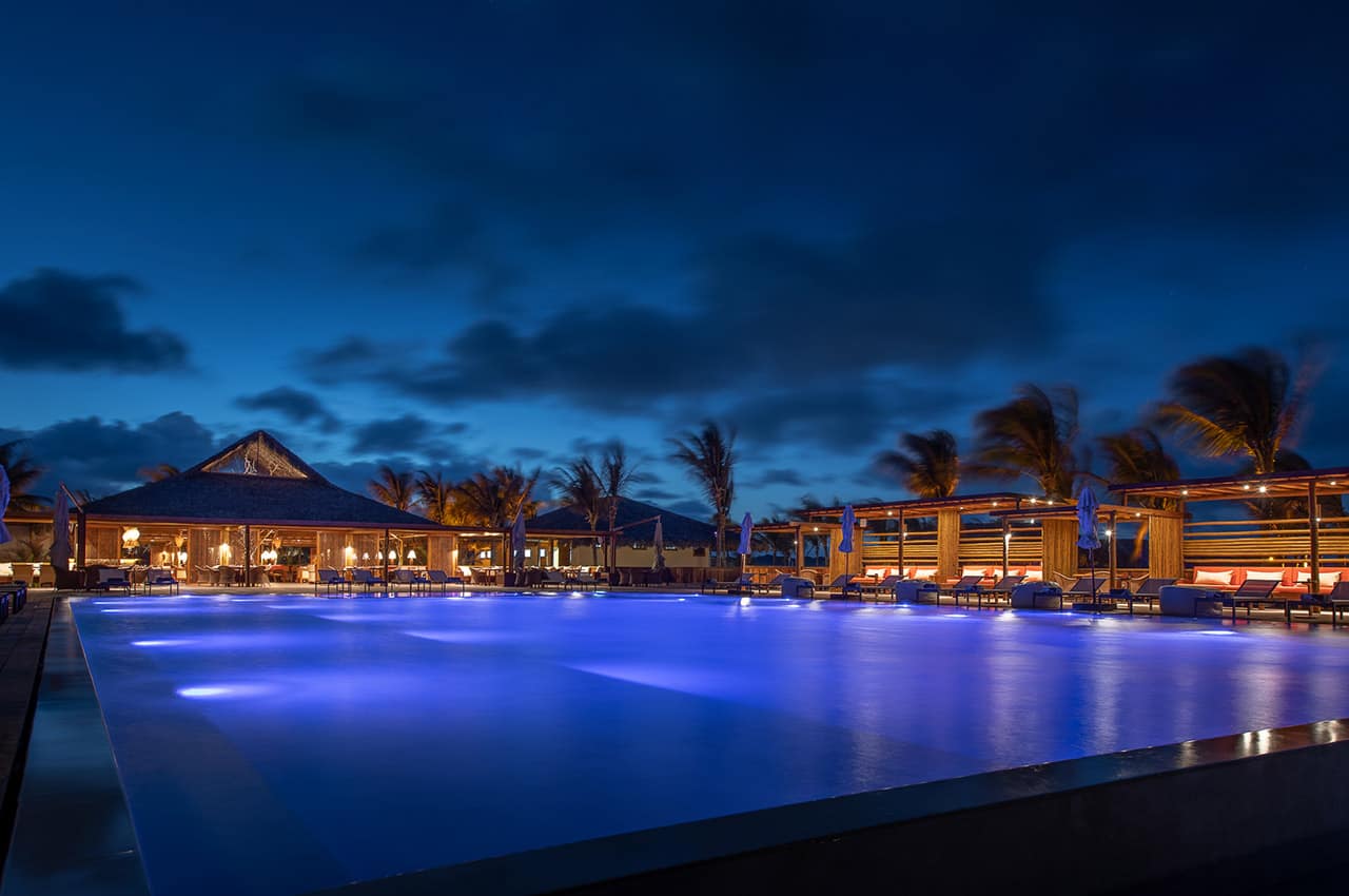 Ceara jaguarindia village piscina noite