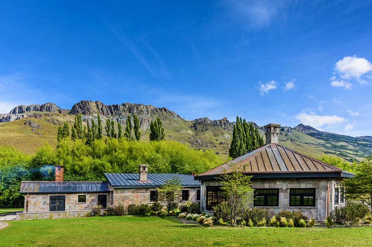 Chile patagonia explora parque nacional fachada