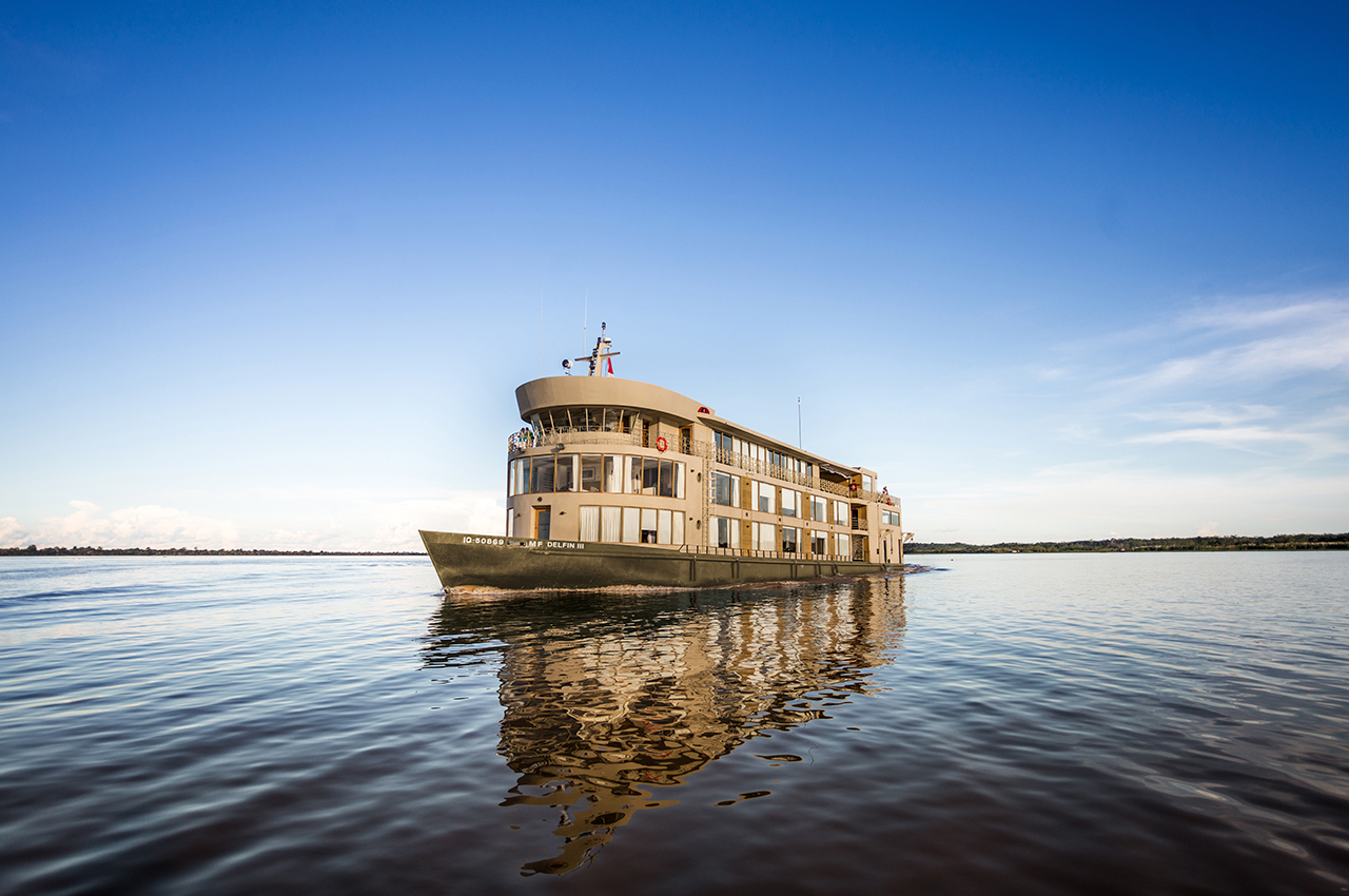 Delfin iii amazon cruises exterior
