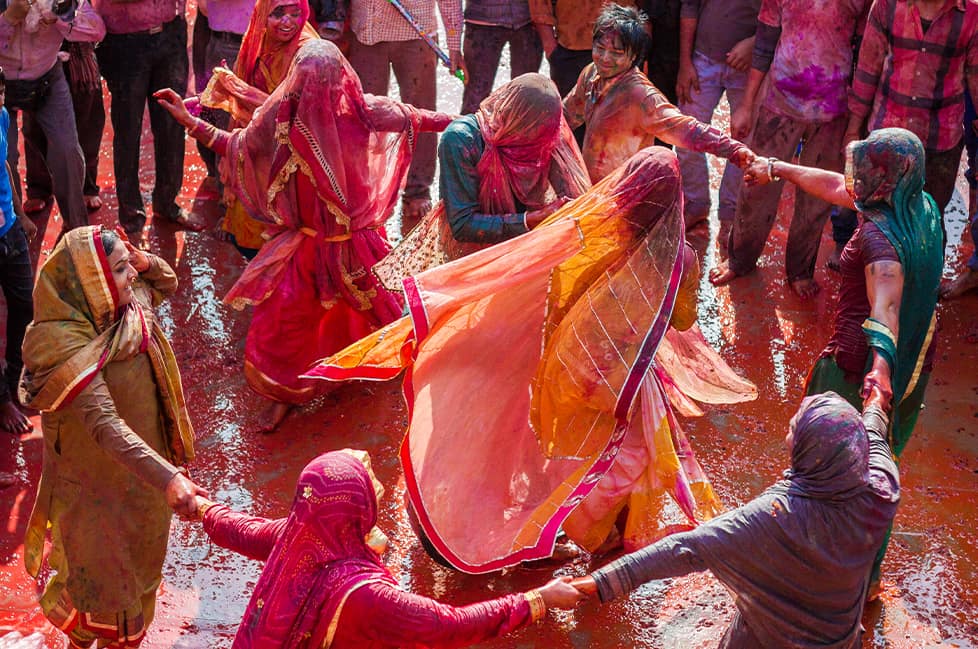 Festival das cores na India danca