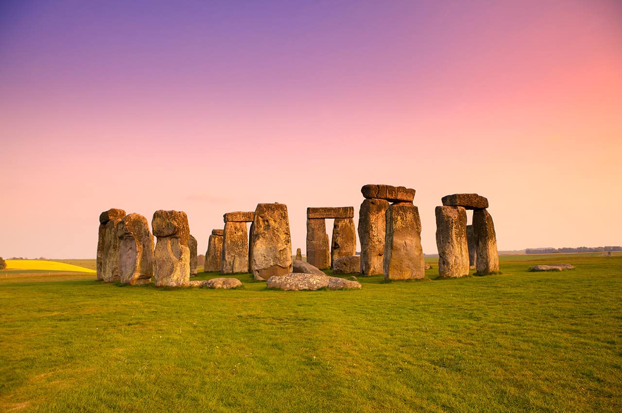 Entardecer no stonehenge inglaterra